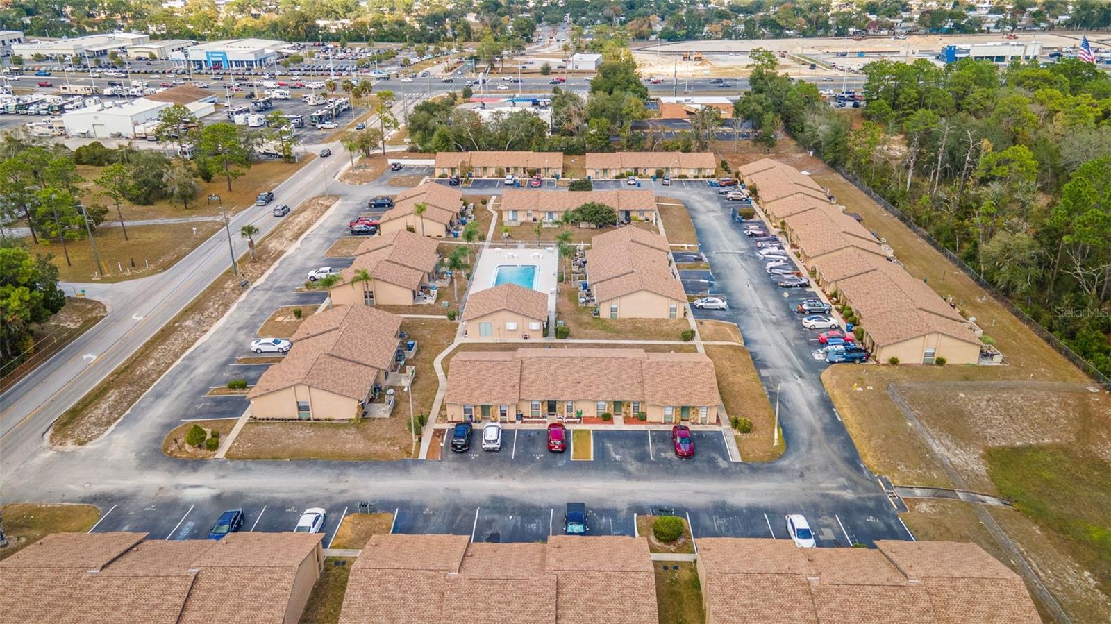 BROOKVIEW VILLAS - Residential