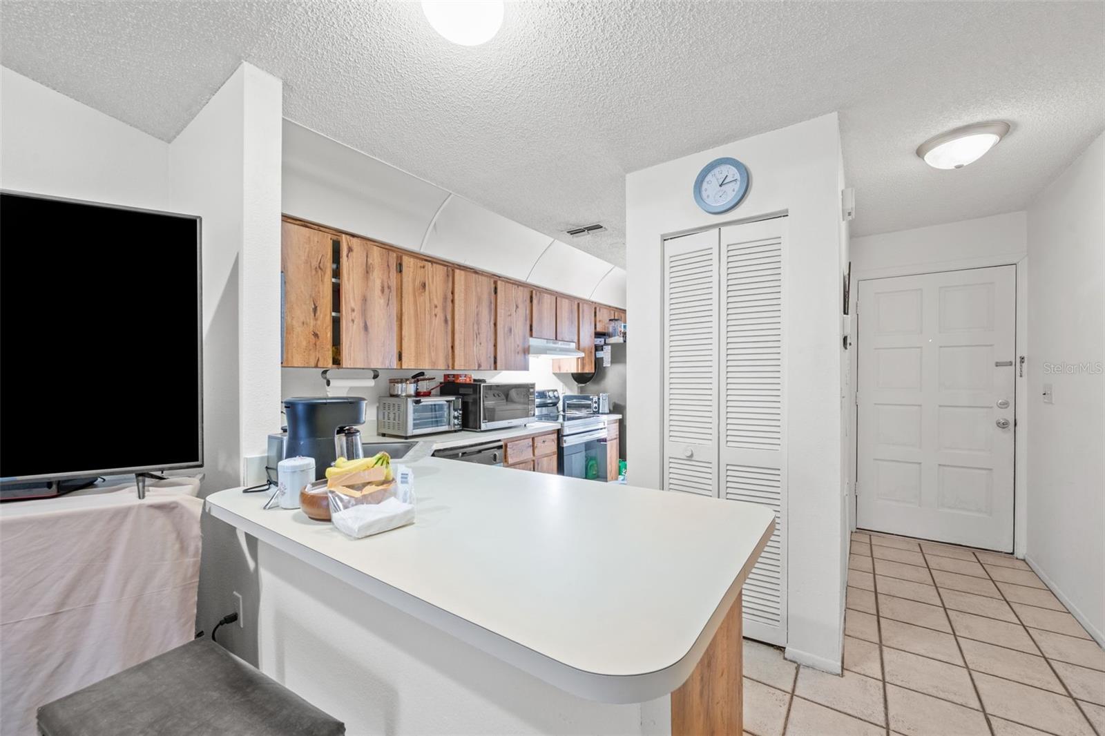 BROOKVIEW VILLAS - Residential