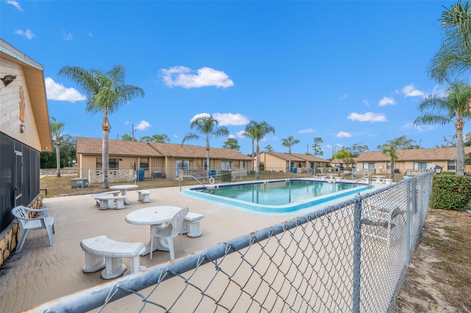 BROOKVIEW VILLAS - Residential