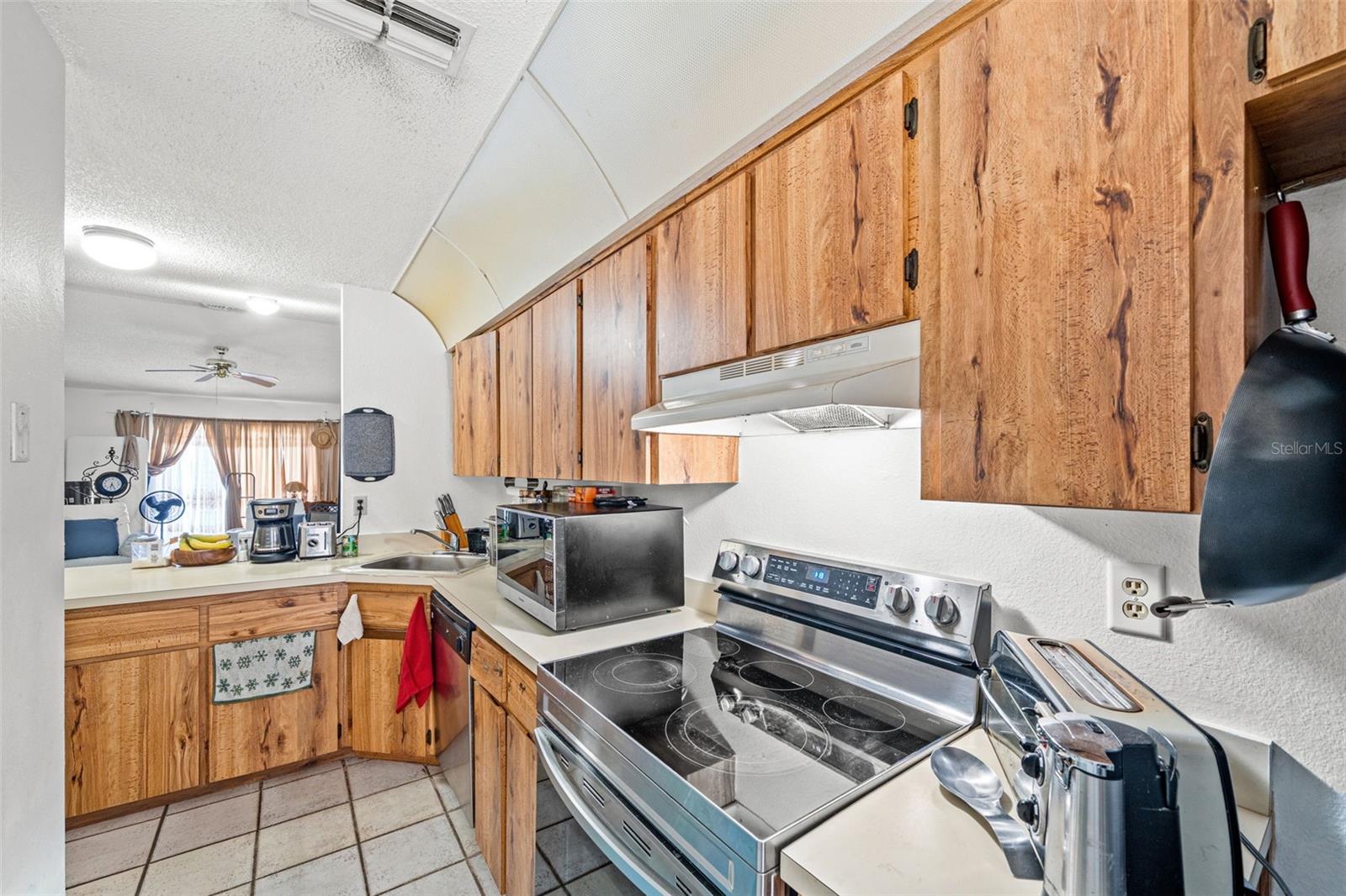 BROOKVIEW VILLAS - Residential