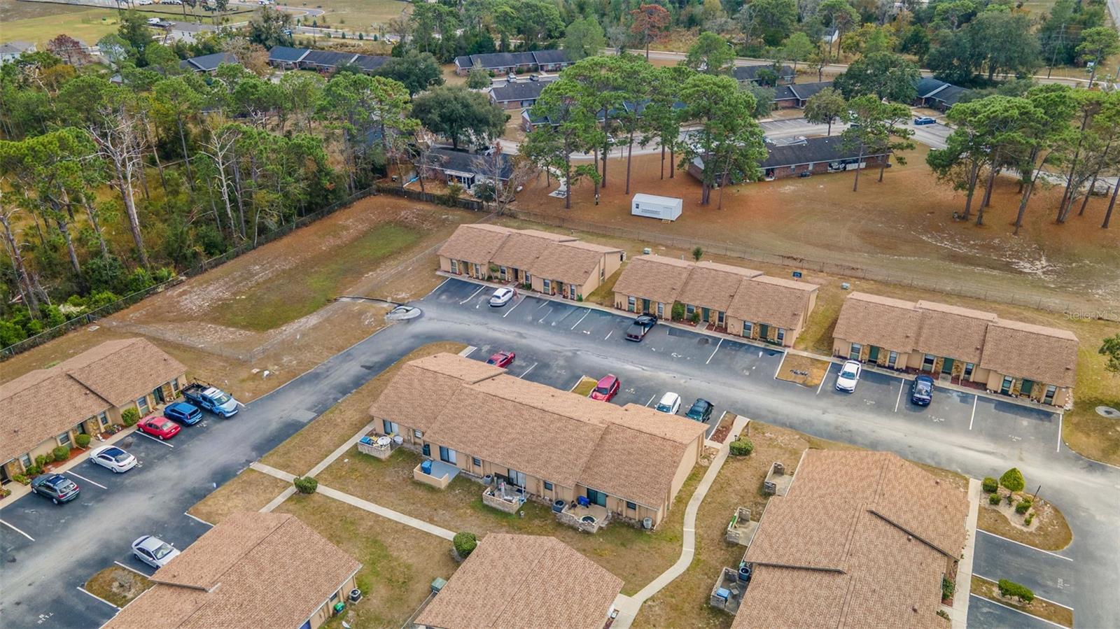 BROOKVIEW VILLAS - Residential