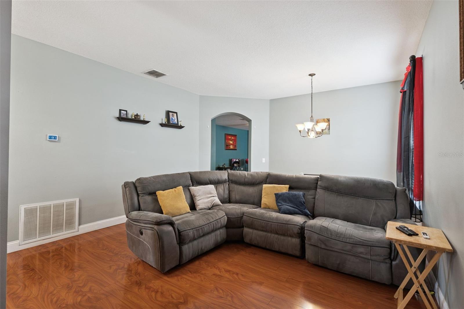 ALOMA WOODS PH 4 - Residential