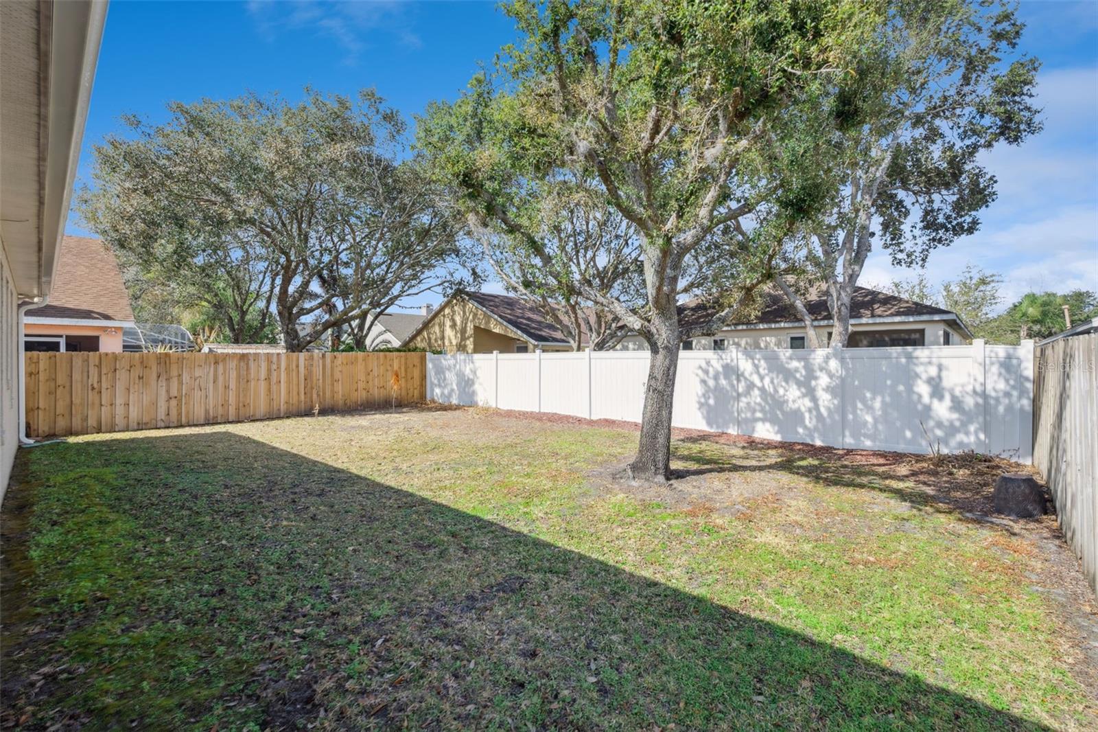 ALOMA WOODS PH 4 - Residential