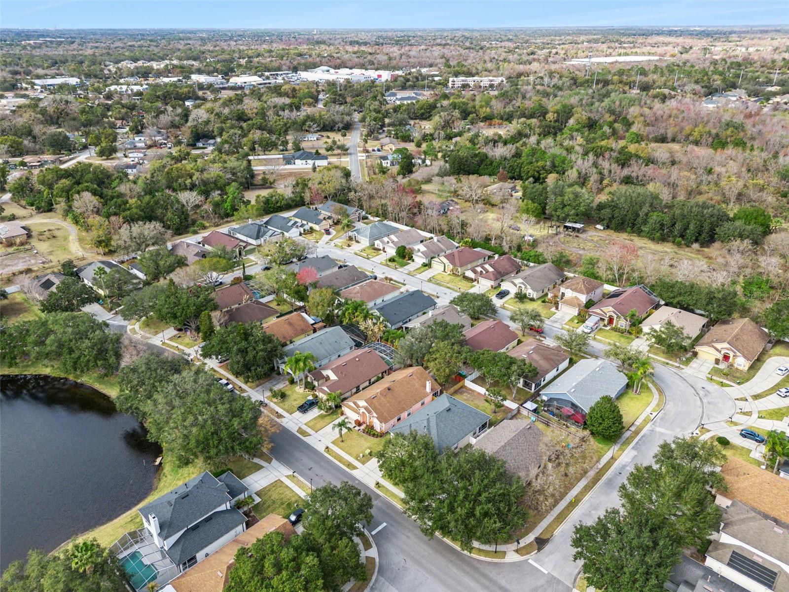 ALOMA WOODS PH 4 - Residential