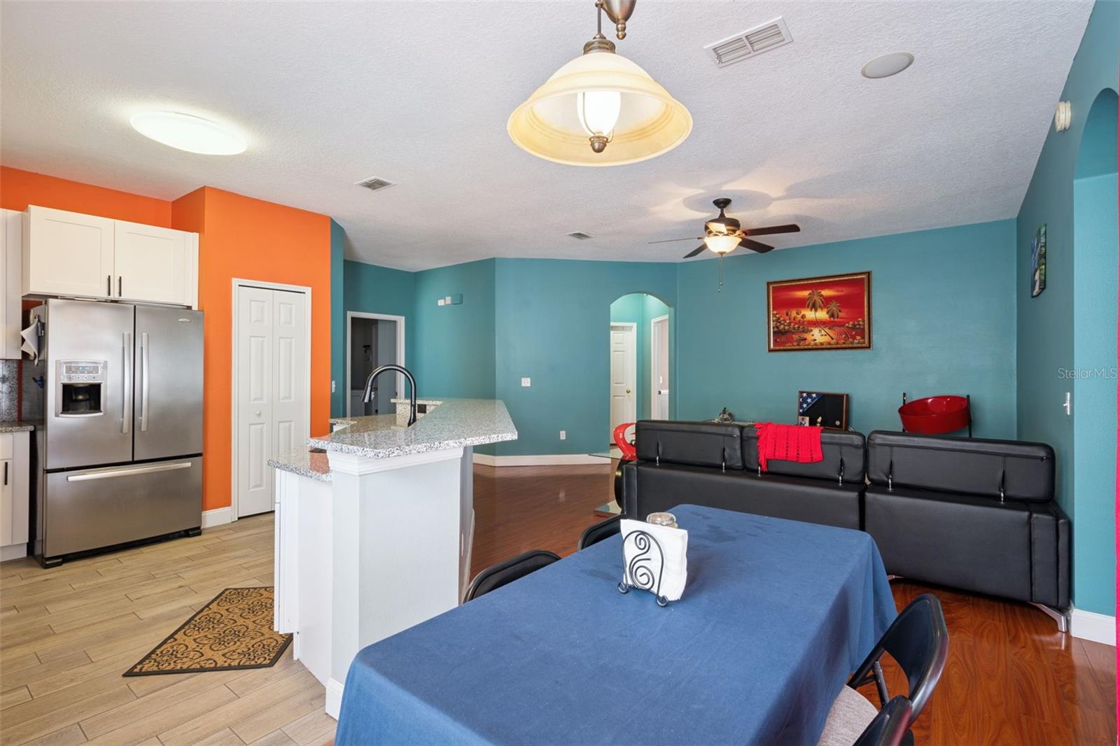 ALOMA WOODS PH 4 - Residential