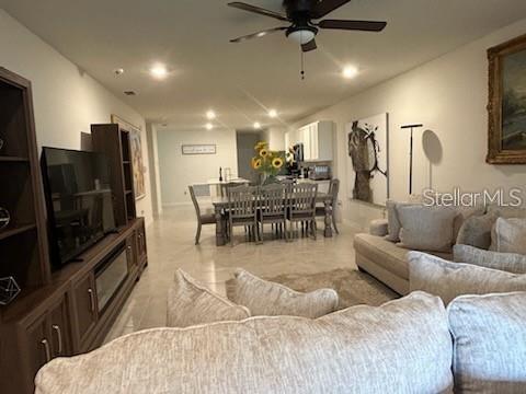 LAKE DENHAM ESTATES - Residential Lease