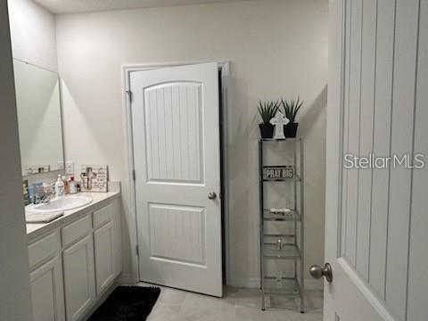 LAKE DENHAM ESTATES - Residential Lease