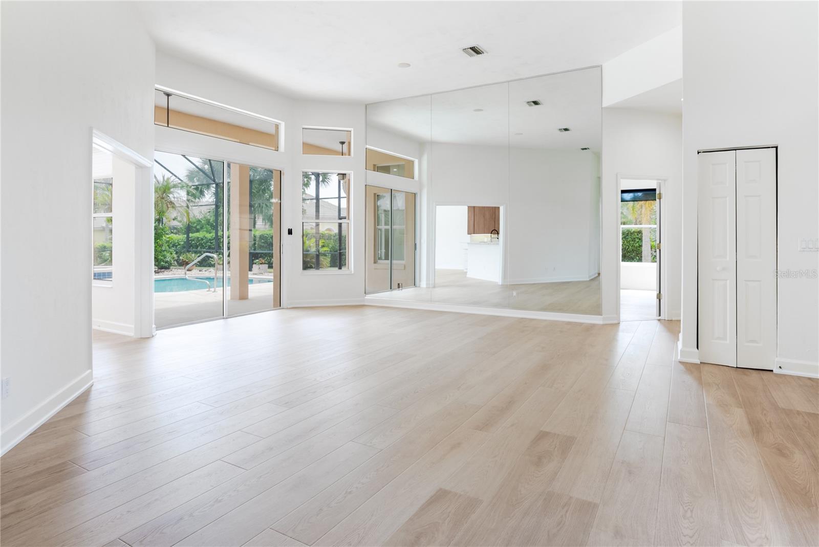 ISLAND ESTATES SUB - Residential