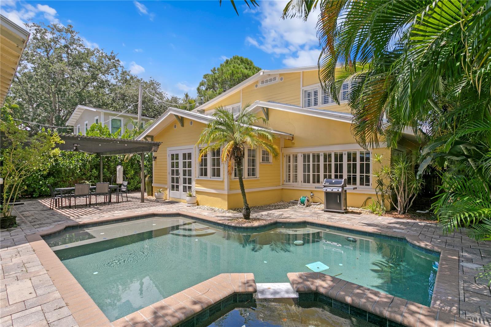 HYDE PARK WEST - Residential