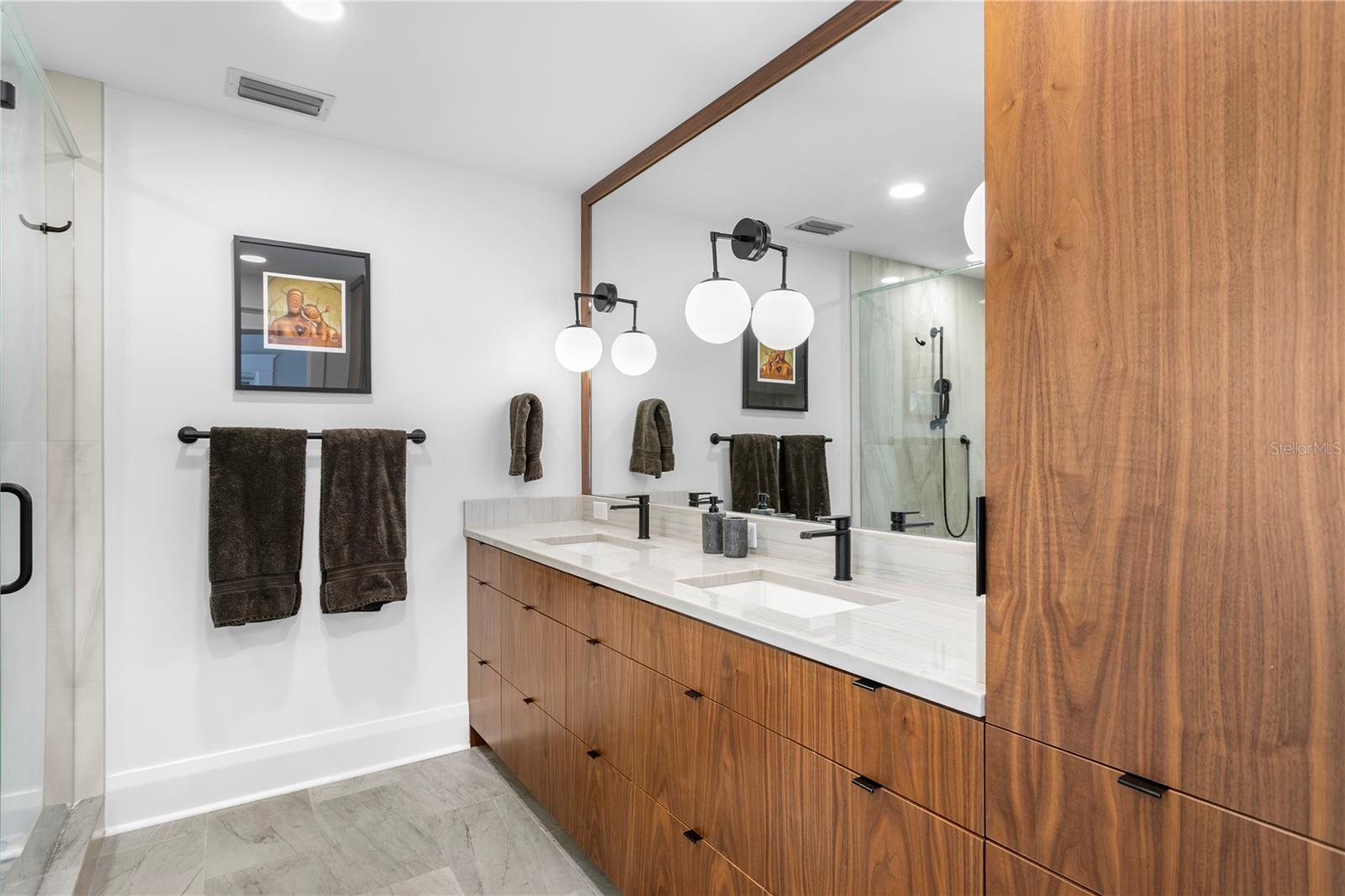 HYDE PARK WEST - Residential