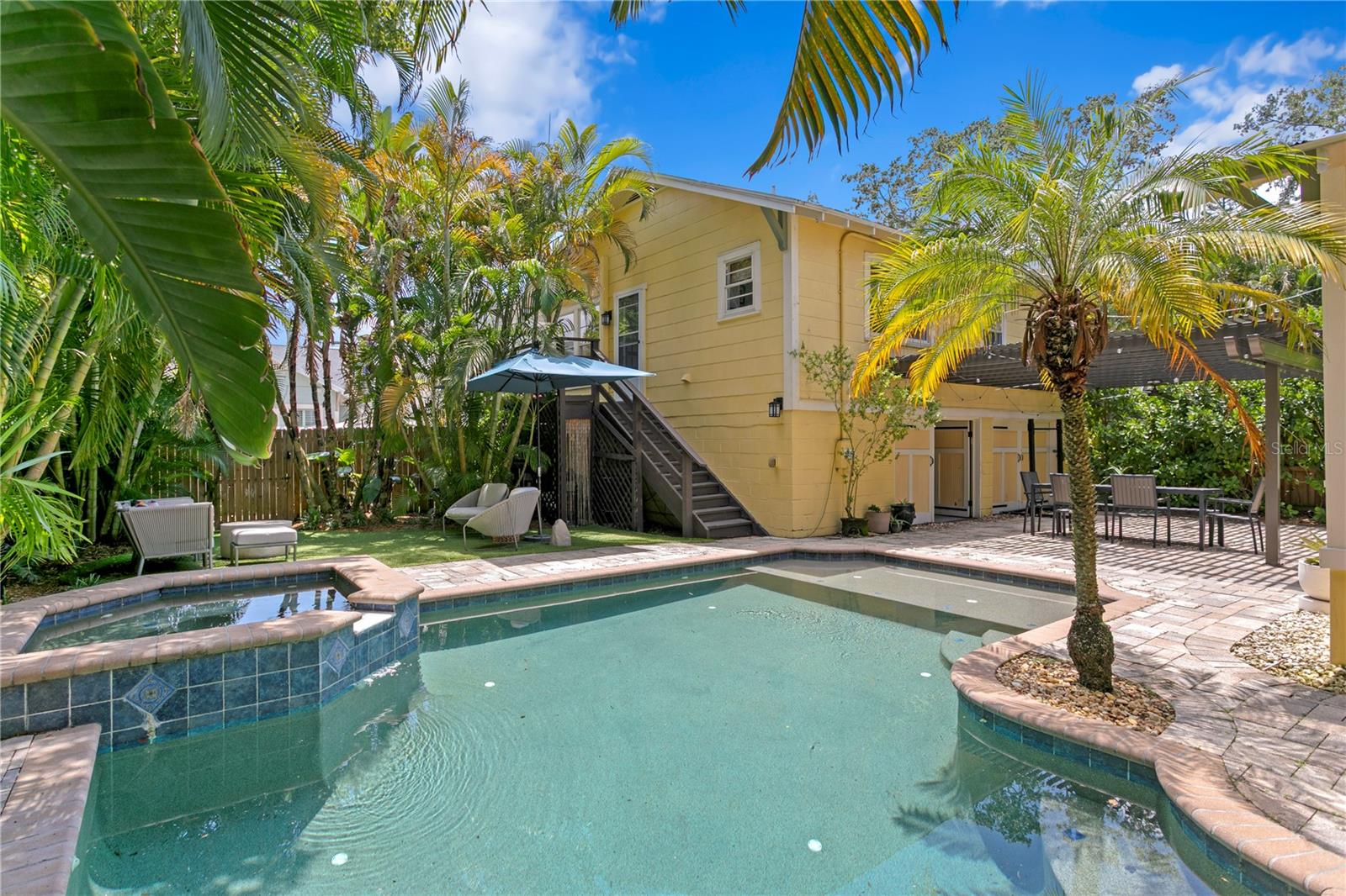 HYDE PARK WEST - Residential