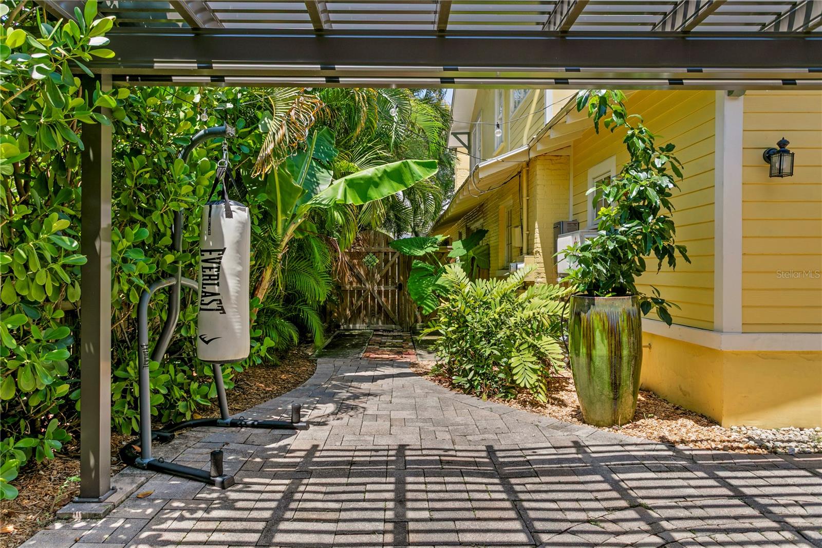 HYDE PARK WEST - Residential