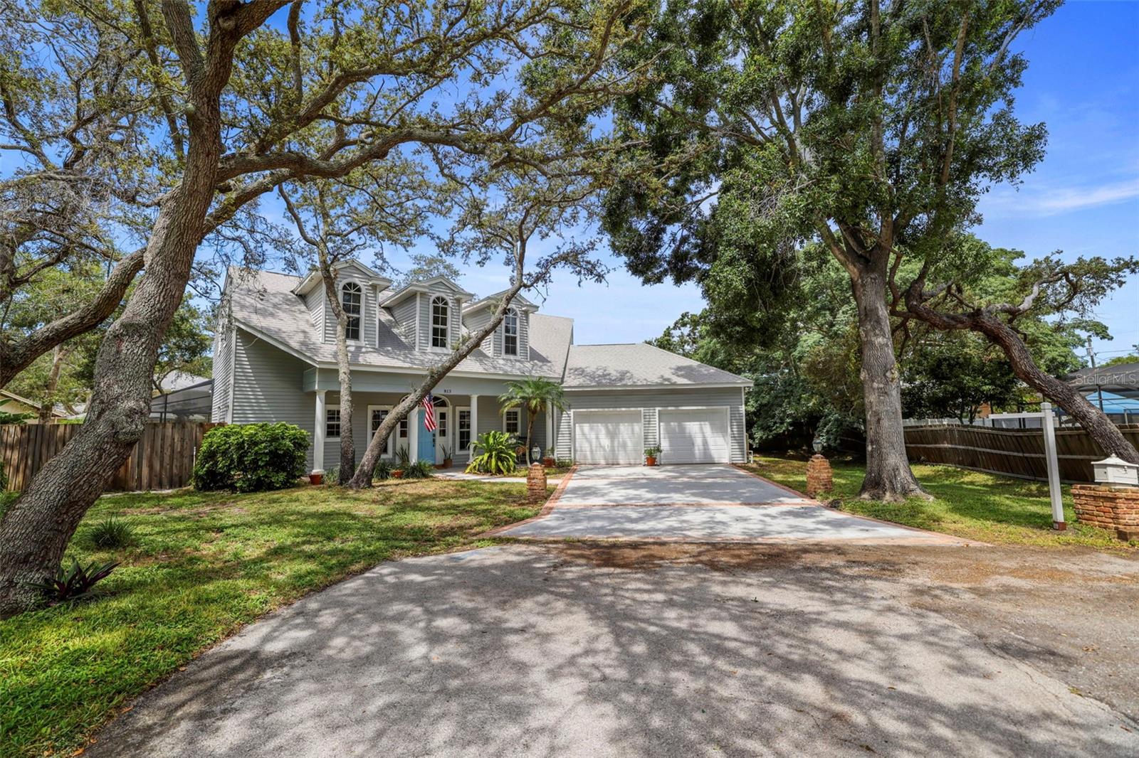 813 OLD CHARLESTON WAY
