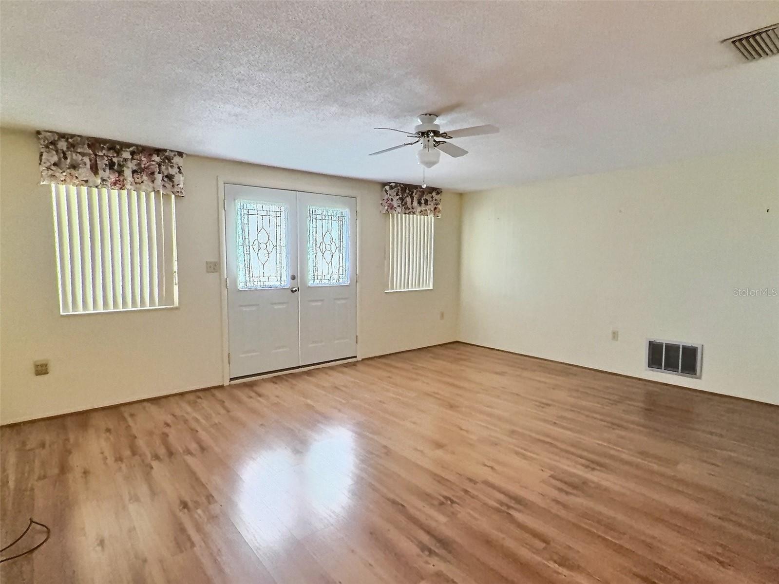 JASMINE LAKES - Residential