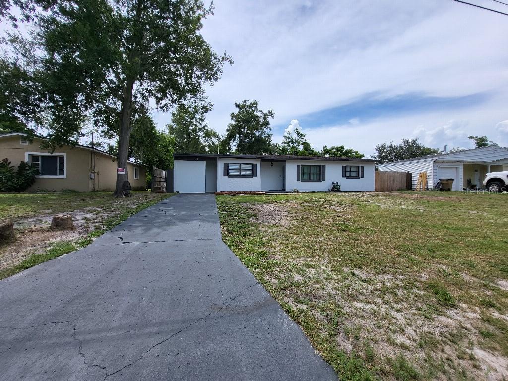 Just listed !
3 Bed/2 Bath Home with a large office used as a 4th bedroom and a 10x 10 bonus room off the master that can be used for almost anything. Great block house near Downtown Mount Dora and it's move-in ready! This beautifully updated single-family home offers the perfect blend of style and convenience. The layout features a spacious master bedroom and bath with a 10 x 10 custom built walk- in closet. The other side of the home features the 2 bedrooms with the office as the optional 3rd bedroom and guest bathroom. This house includes modern finishes throughout —new luxury porcelain tile flooring throughout the main house and new waterproof laminate flooring in the bedrooms, fresh interior paint including all ceilings, updated LED light fixtures and fans.
Be the first to use this stunning kitchen, remodeled August 2025 with Brand new white shaker cabinets, black matte hardware, gorgeous stained and sealed butcher block counters and newer GE appliances.
Exterior Repainted 2025. Large fenced back yard for privacy and animals. Enjoy a peace of mind with a newer shingled roof (2016) and a new flatroof in 2024, new drainfield April 2025 —The large backyard and concrete patio provide plenty of space for entertaining, gardening, or relaxing outdoors. Lot Size: 7800 SqFt. NO HOA and Lake County unincorporated for lower property taxes with a Mount Dora address! Located just five minutes from historic downtown Mount Dora and only one minute from Walmart, Target, Triangle Elementary school, and Highway 441. You’ll love the easy access to shopping, dining, and all major roads to drive around the county.
Many more photos available upon request. Appointments can be evenings or weekends only.