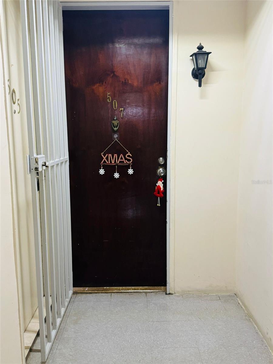 CONDOMINIO GOLDEN TOWER - Residential