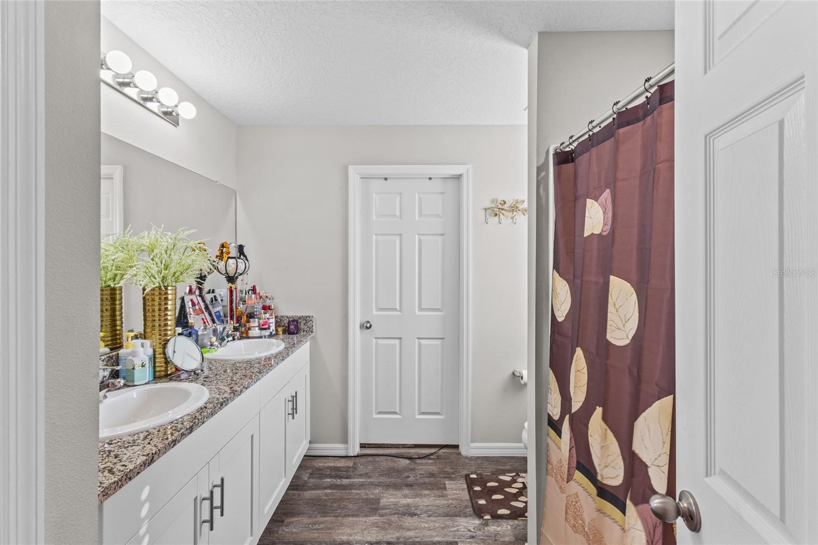 TRIPLE CRK VILLAGE M-1 - Residential Lease