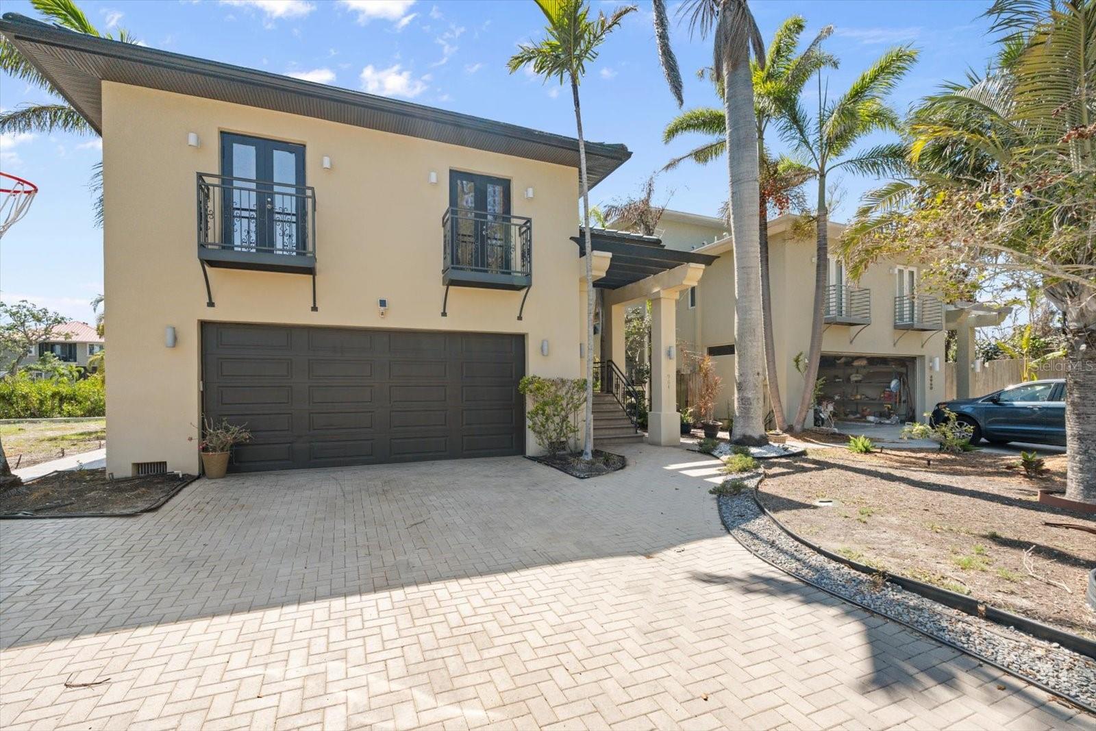 4964 COMMONWEALTH DRIVE