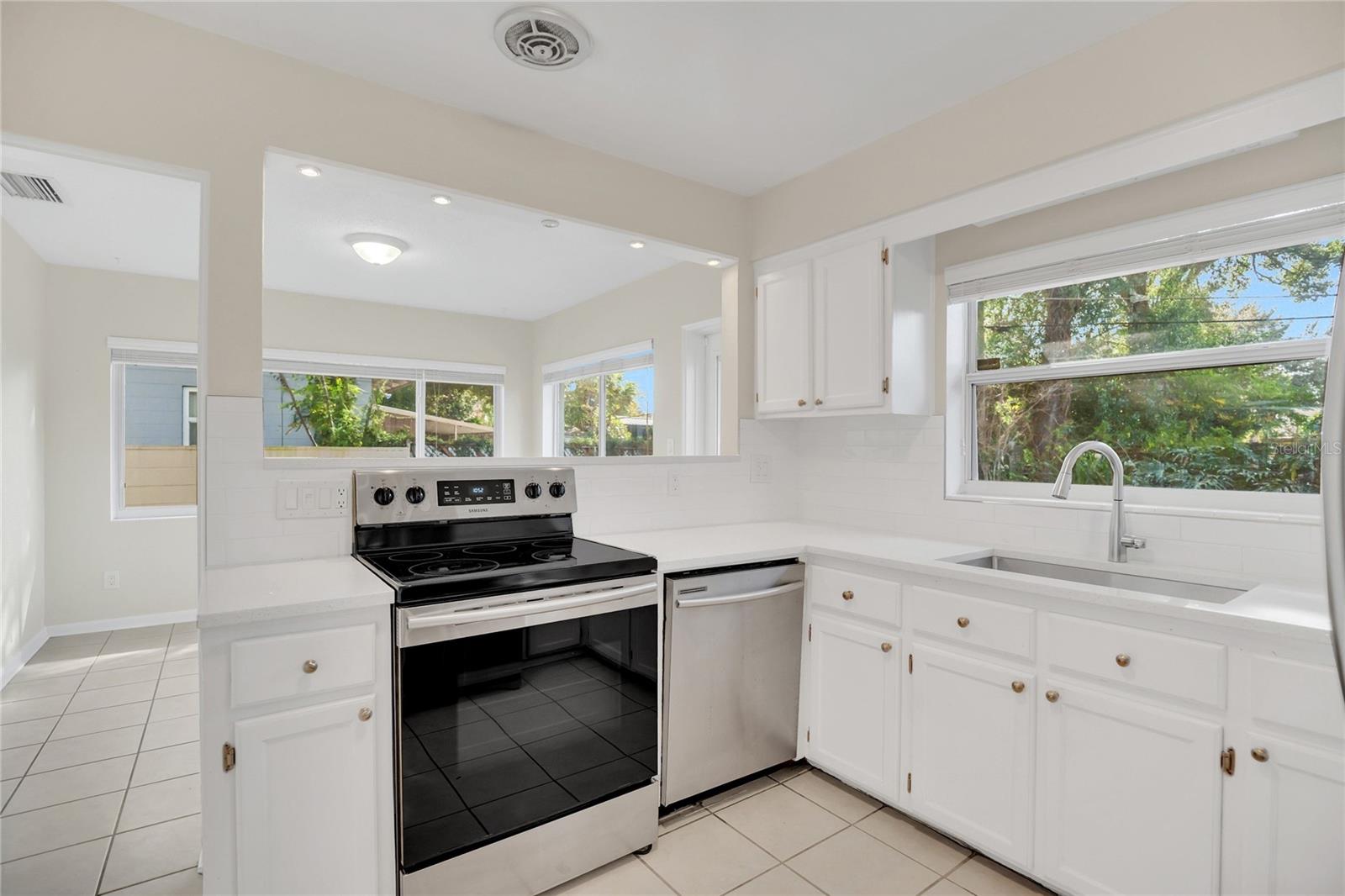 HOLIDAY HILL - Residential