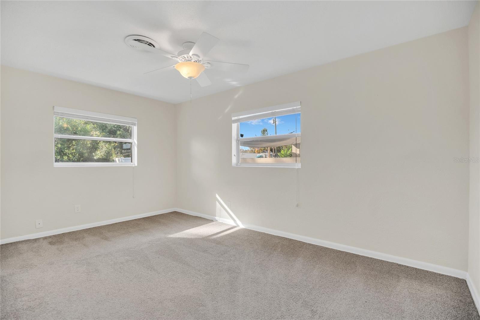 HOLIDAY HILL - Residential