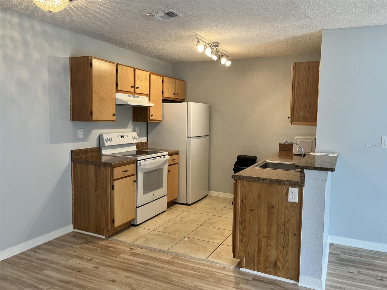 ITOPIA PRIVATE RESIDENCES CONDO - Residential Lease