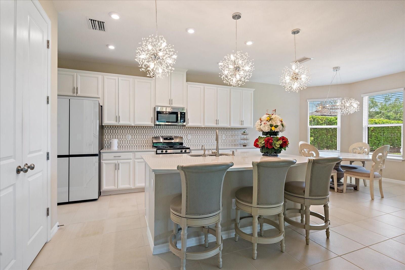 9085 LUNA LANE