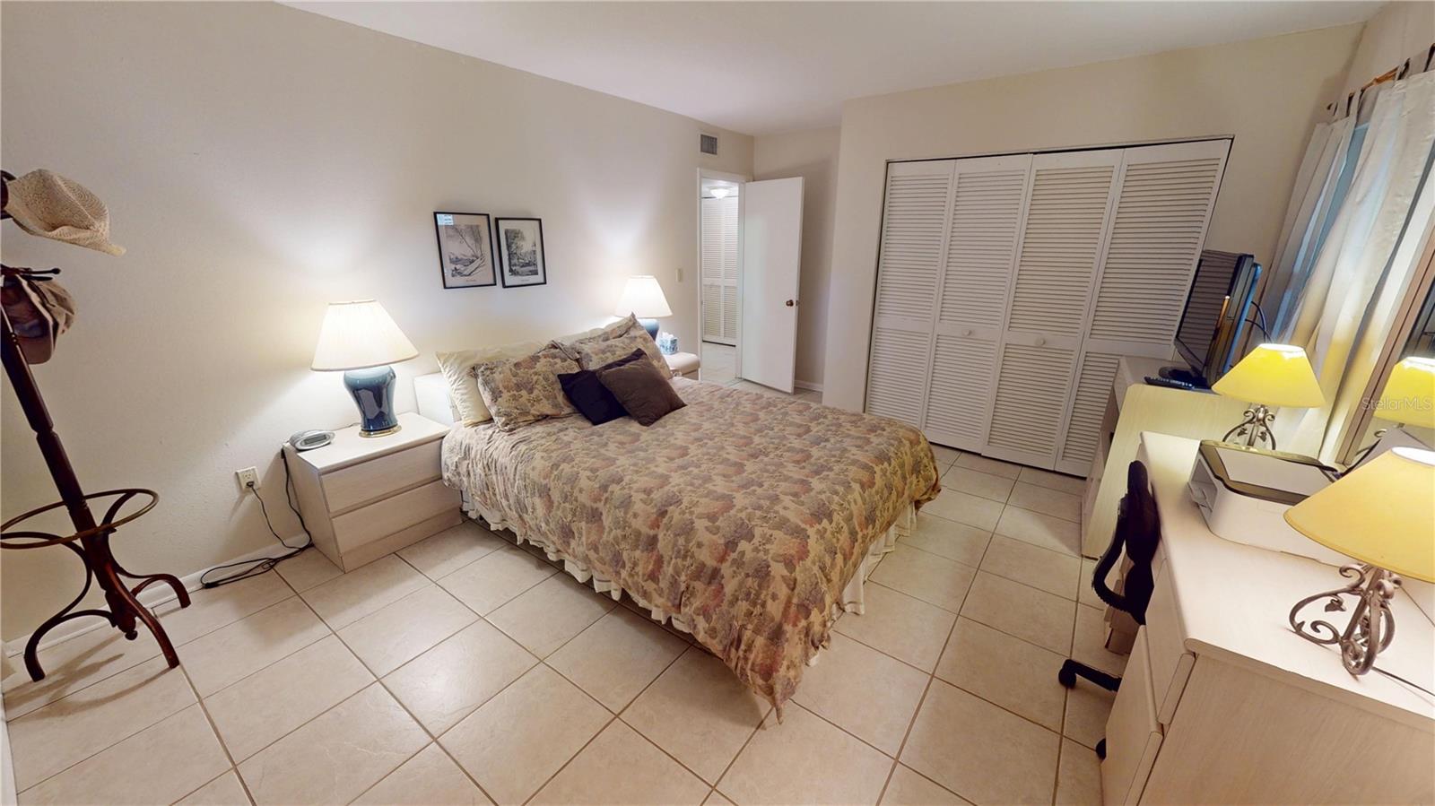 MARINA SOUTH SHORE CONDO - Residential