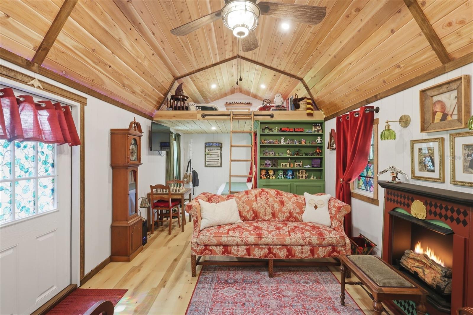 DEERFOOT TRACE - Residential