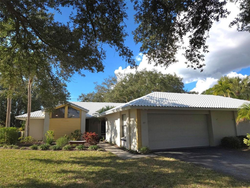 Photo of 217 Southampton Drive #286, Venice, FL 34293 (MLS # A4671902)