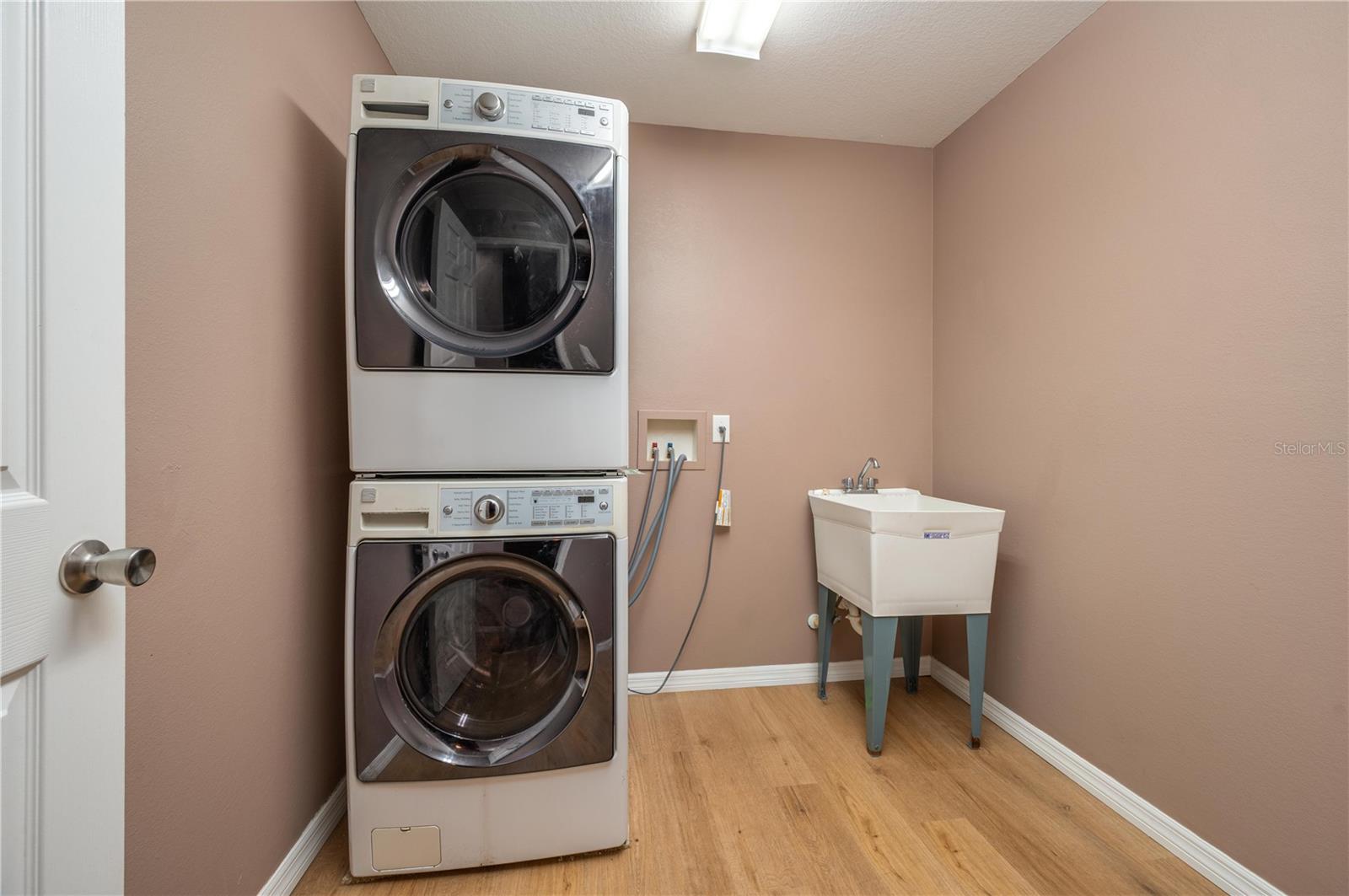 ESTATES/AUBURNDALE - Residential
