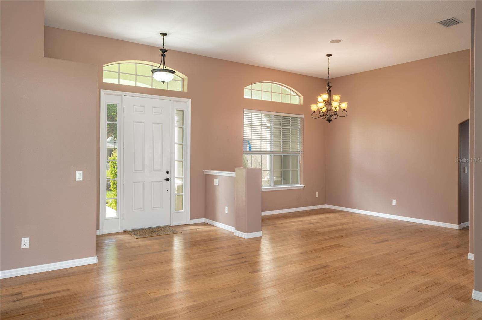 139 COSTA LOOP