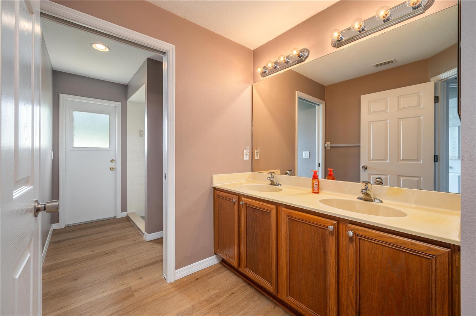 ESTATES/AUBURNDALE - Residential