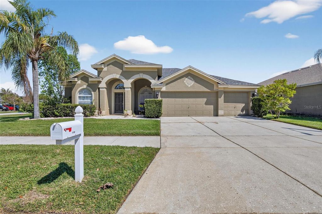 Photo of 11709 Stonewood Gate Drive, Riverview, FL 33579 (MLS # TB8461263)