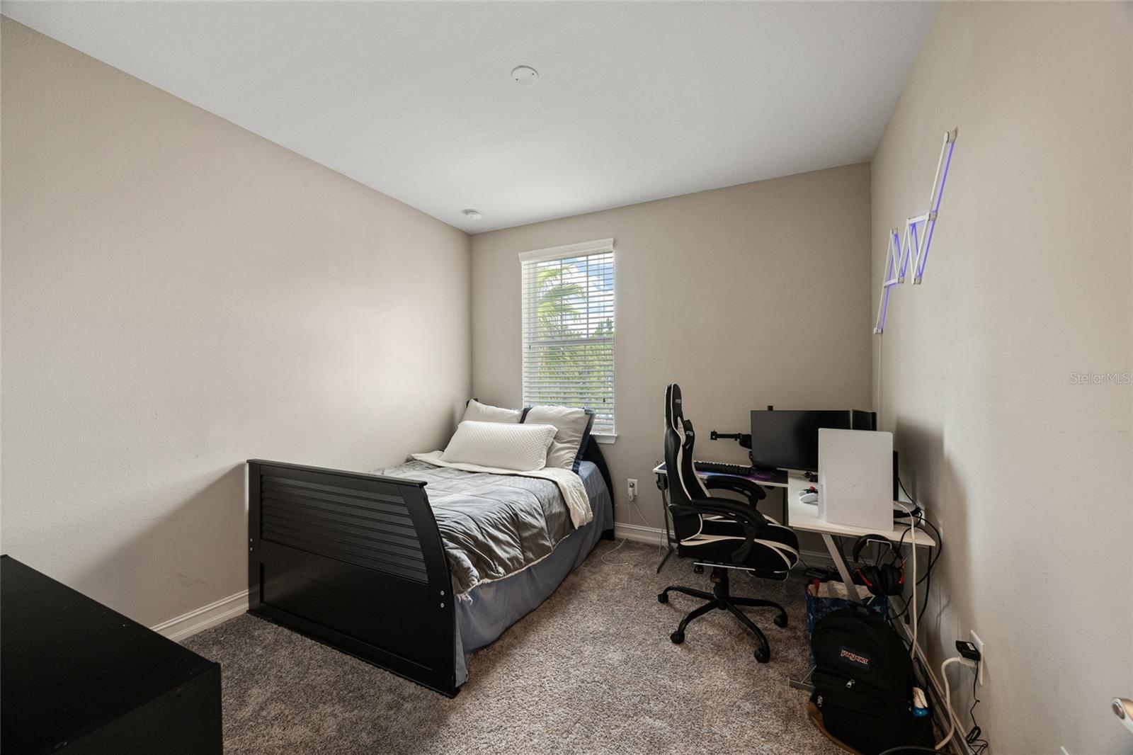 PROMENADE AT LAKE PARK PH - Residential