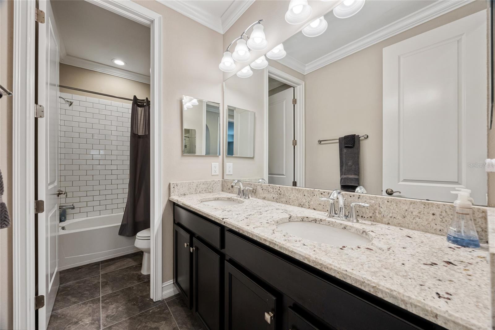 PROMENADE AT LAKE PARK PH - Residential