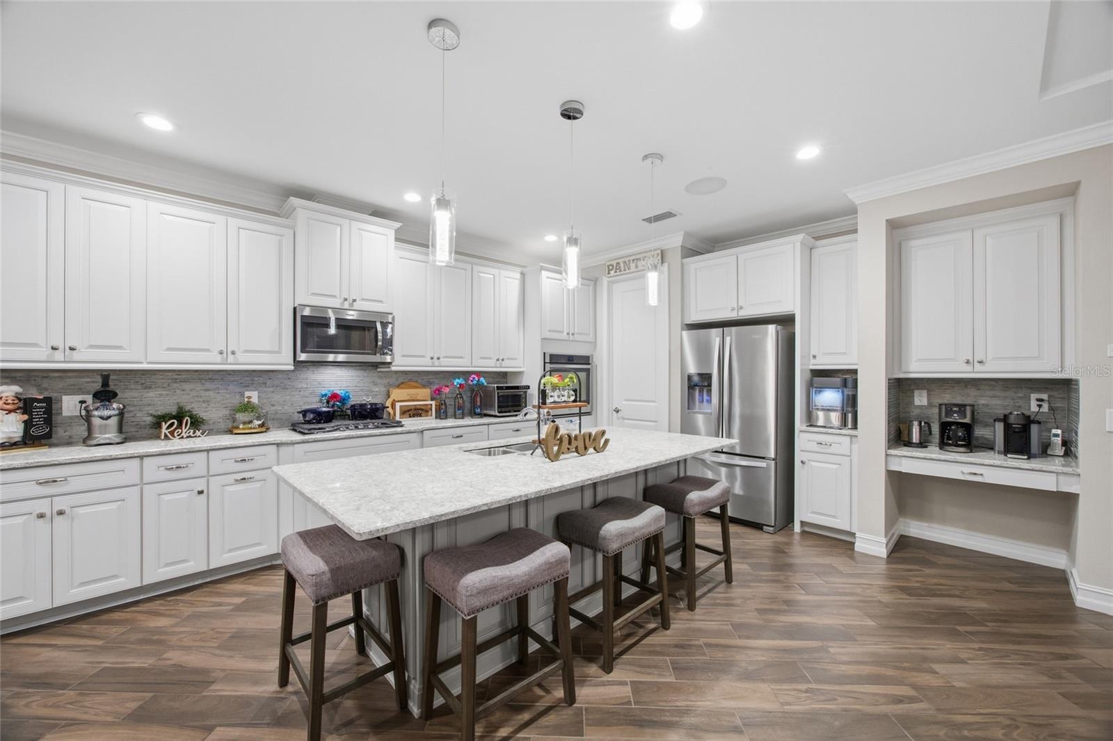 PROMENADE AT LAKE PARK PH - Residential