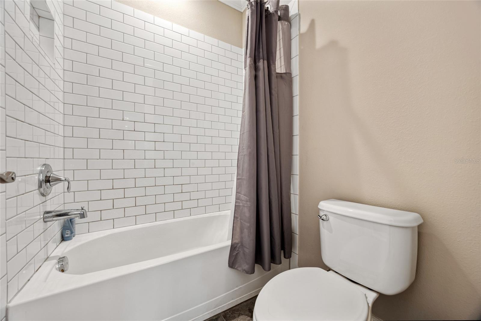 PROMENADE AT LAKE PARK PH - Residential