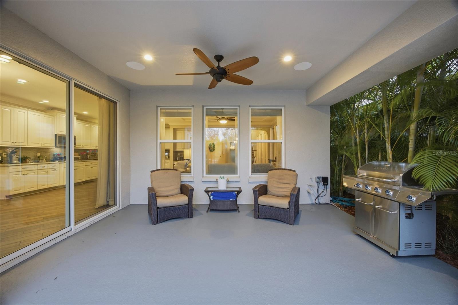 PROMENADE AT LAKE PARK PH - Residential