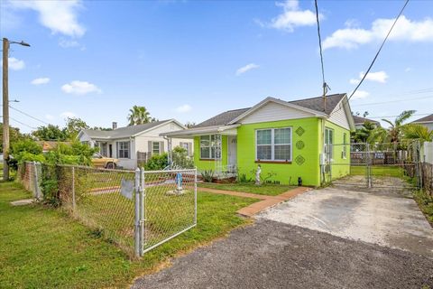 A home in TAMPA