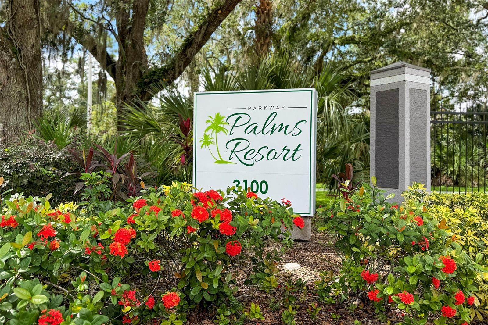 PARKWAY PALMS RESORT MAINGATE CONDO - Residential