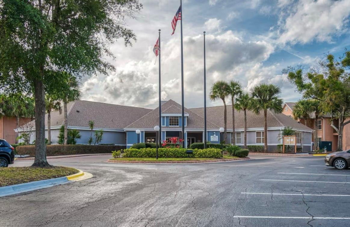 PARKWAY PALMS RESORT MAINGATE CONDO - Residential