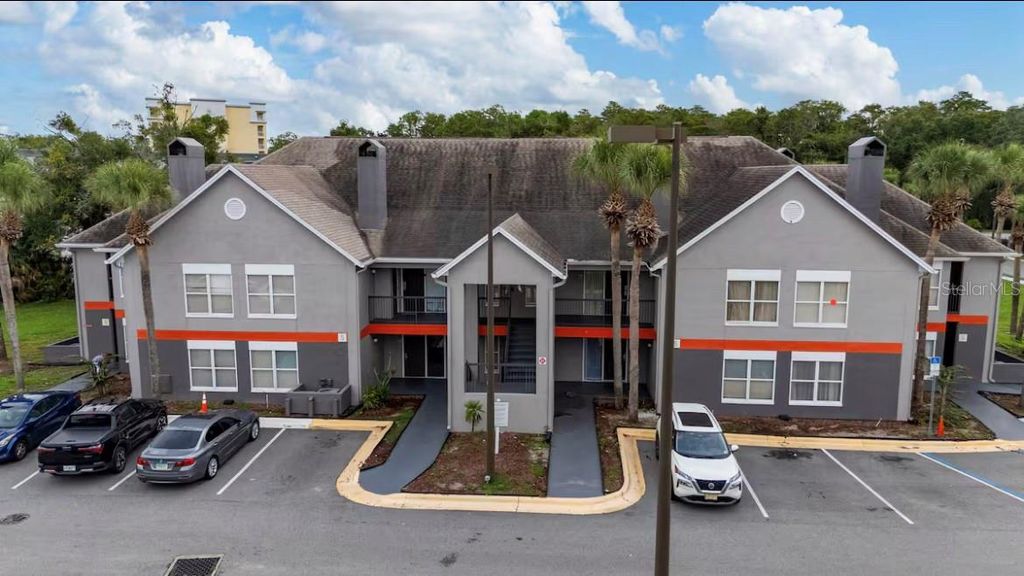 Photo of 3100 Parkway Boulevard #425, Kissimmee, FL 34747 (MLS # S5137867)