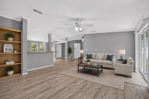 Tiny photo for 357 Walter Place, Fruitland Park, FL 34731 (MLS # OM728244)