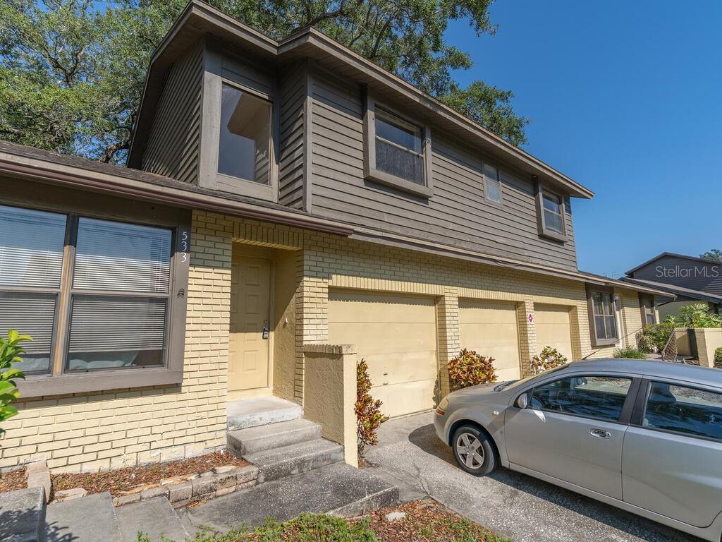 533 E CURLEW PLACE 533