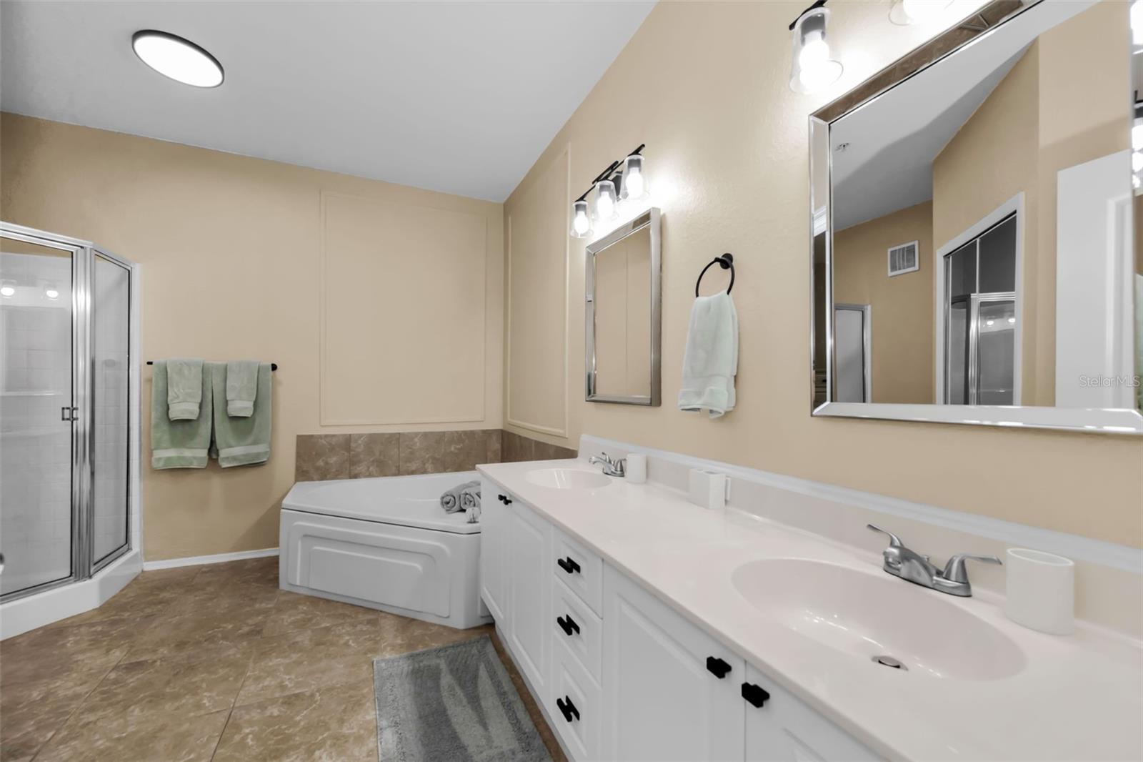 GRAND BELLAGIO AT BAYWATCH CONDO THE - Residential