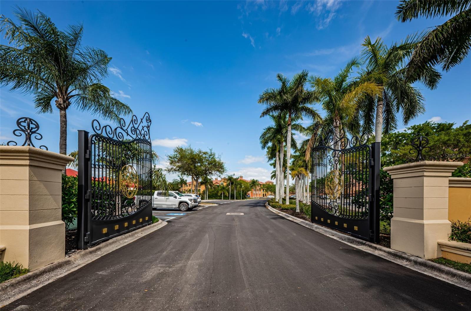 GRAND BELLAGIO AT BAYWATCH CONDO THE - Residential