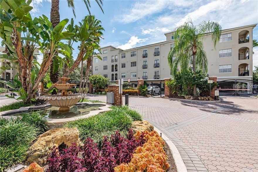 Absolutely beautiful top floor 1/bed/1bath condo with a huge loft that can be used as a 2nd bedroom (non-conforming) located on Harbor Island. Amazing location. Short distance to Amelie Area, The Tampa River, The Tampa Convention Center, Greenwise, Ybor City, and numerous bars and restaurants. The new Lifetime Fitness is right next door for those fitness enthusiasts and tennis players. The kitchen was recently remodeled with granite countertops, new undermounted sink, shaker cabinets, and stainless steel appliances. The living area comes equipped with soaring ceilings and a spiral staircase leading to an ample-sized loft space, ideal for a second bedroom or office area. The master bedroom is large enough to accommodate a king size bed with nightstand and dresser, and comes equipped with a large walk-in closet. Washer and dryer are in unit. Central air and heating. Unit in a low-noise area. Community amenities include a swimming pool, grills, fitness center, business center, a car wash with vacuums, and a clubhouse. This is a very nice community in downtown Tampa, and surrounded by high-value homes on Harbour Island. Convenient access to nearby schools. It won't last long. There is 1 reserved  garage space in covered parking garage under the building.