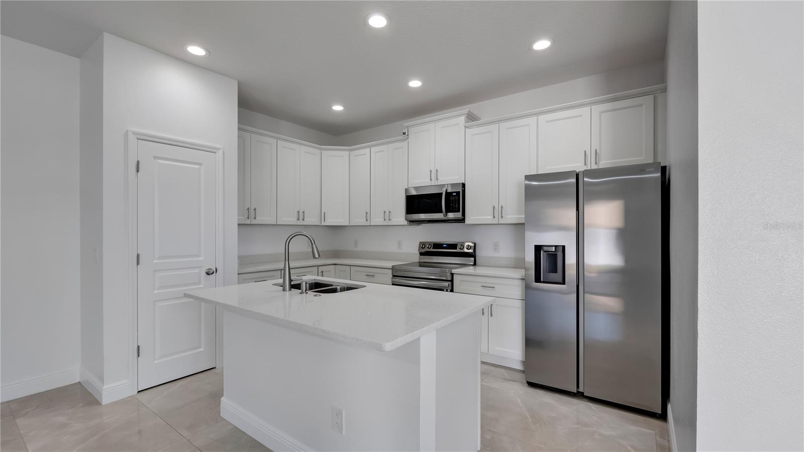DORAL POINTE UNIT 2 - Residential