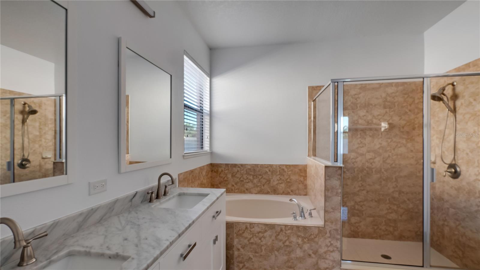 DORAL POINTE UNIT 2 - Residential
