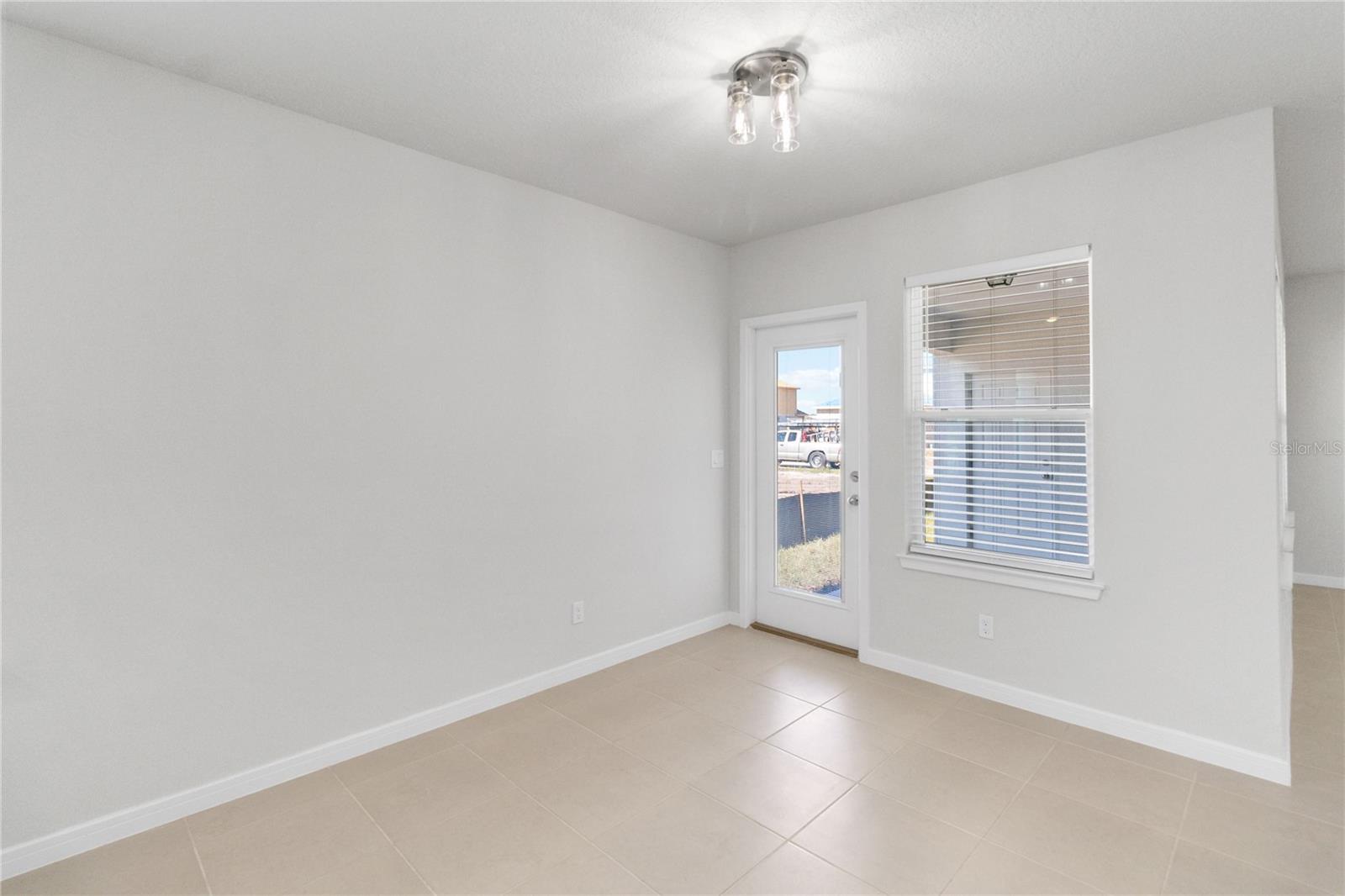 AMELIA GROVES - Residential Lease